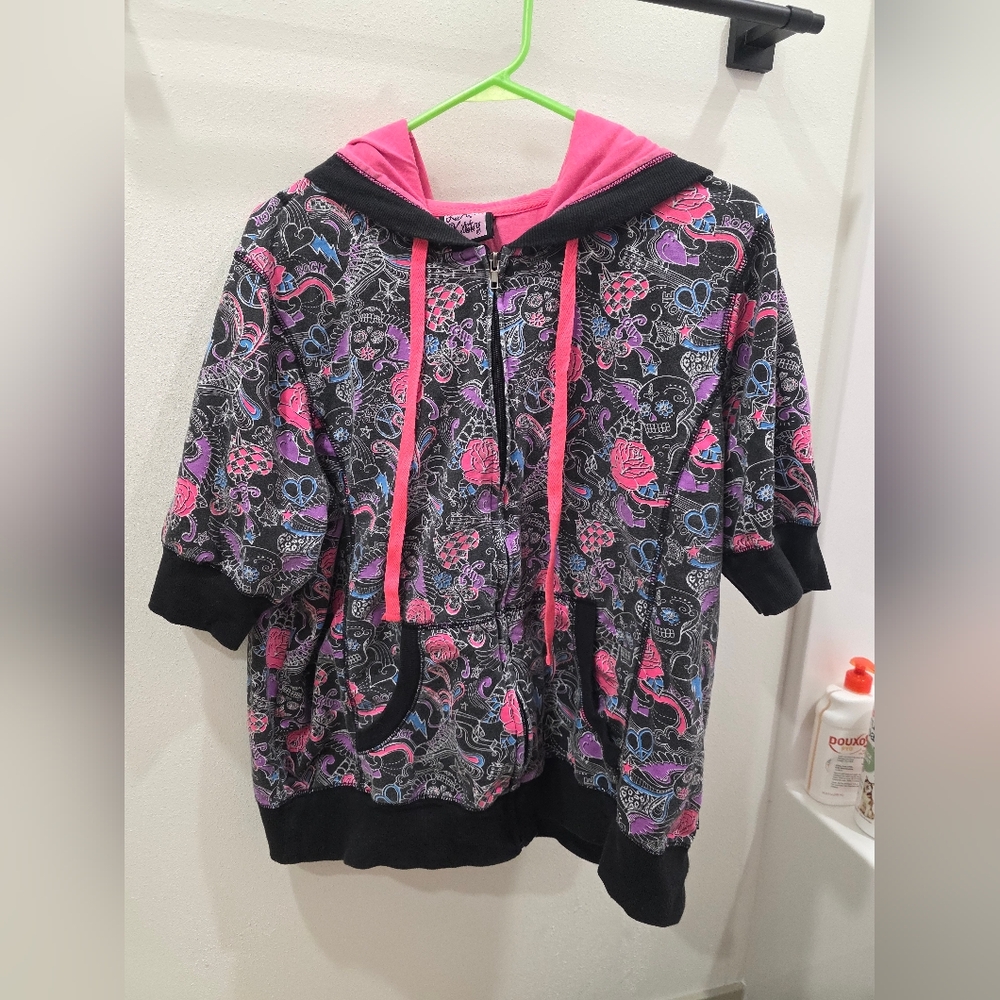 L.A. Kitty Short-Sleeved Zip-Up